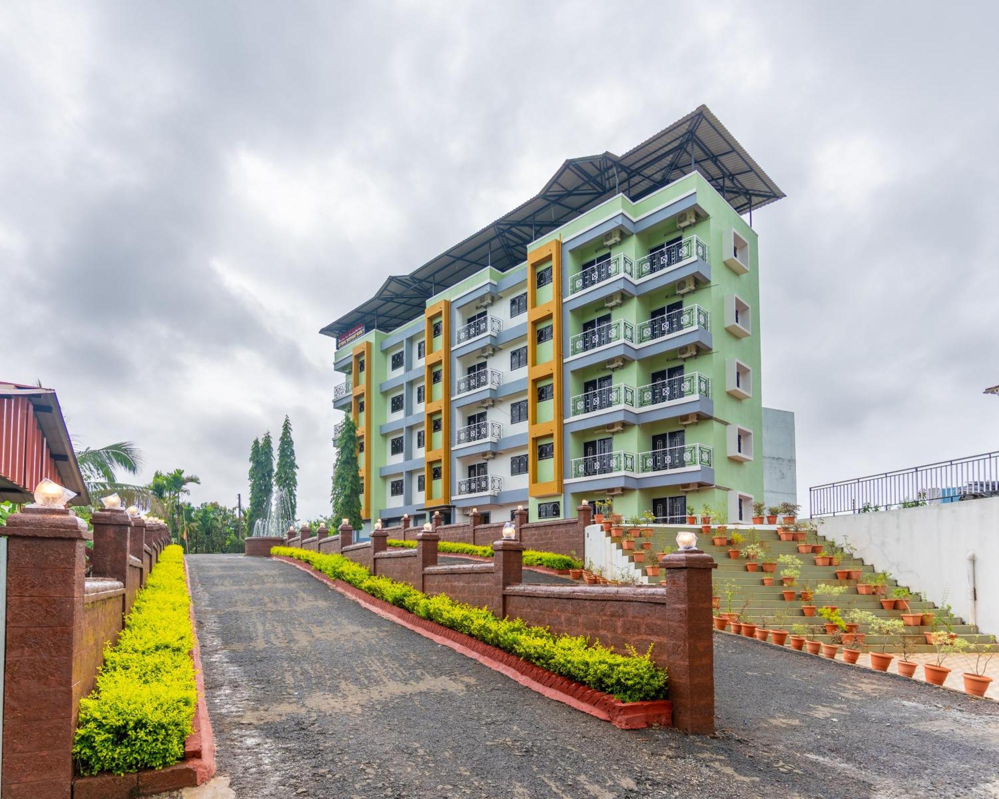 Treebo Green Village Resort - Goa Maneri  المظهر الخارجي الصورة